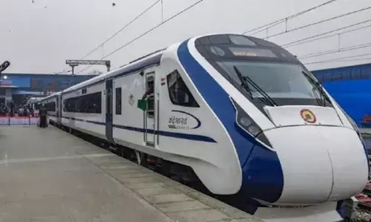 Stone pelted on Howrah-New Jalpaiguri Vande Bharat Express train, windows glass shattered