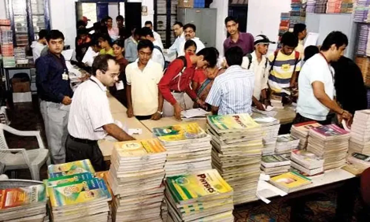Schools can't force parents to buy books, dress from specific vendor: Delhi govt