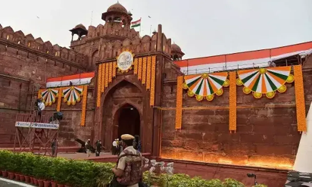Nation celebrates 75th Independence Day today, PM hoists National Flag at Red Fort in Delhi