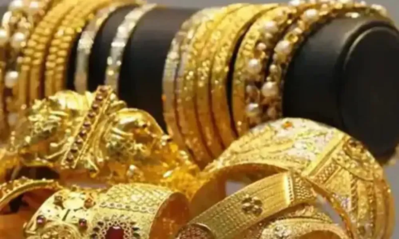 Gold Rate drops by massive Rs 5,600, check latest gold price in your city