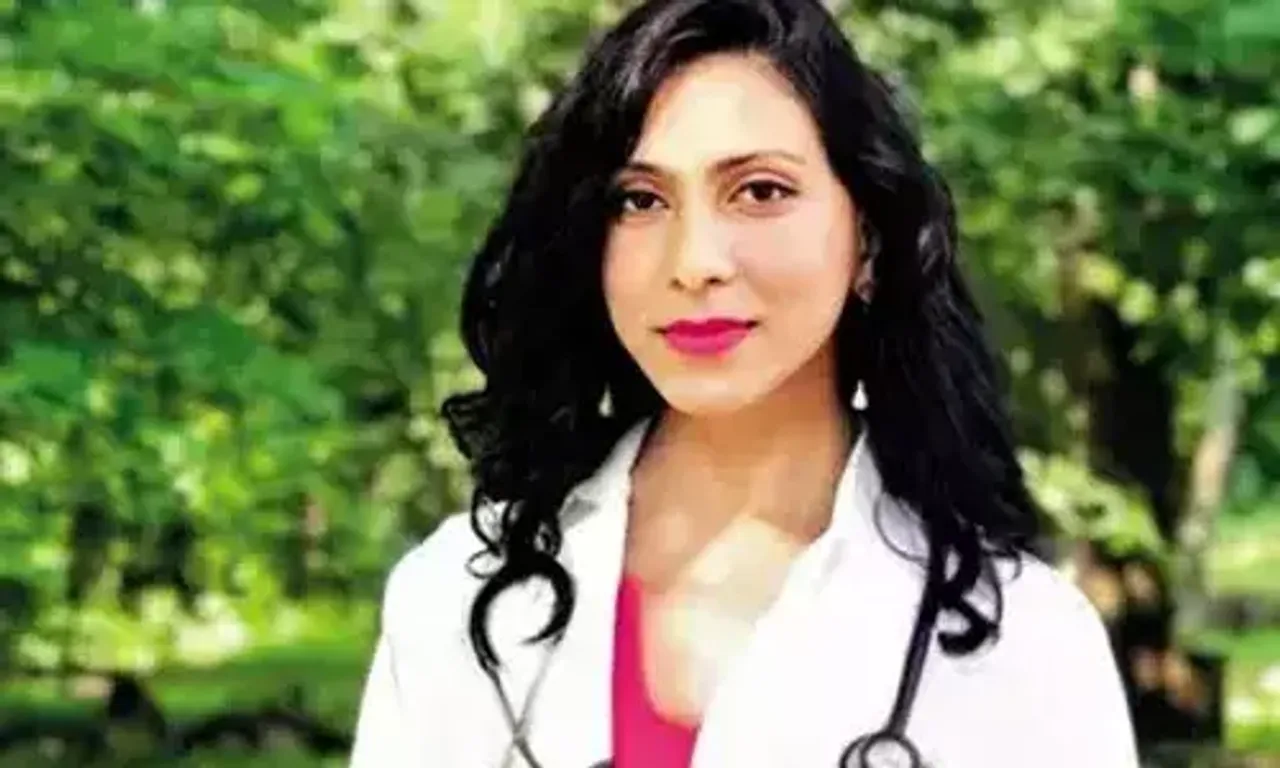 First trans-woman to be recognized by Gujarat govt, gets transgender identity card