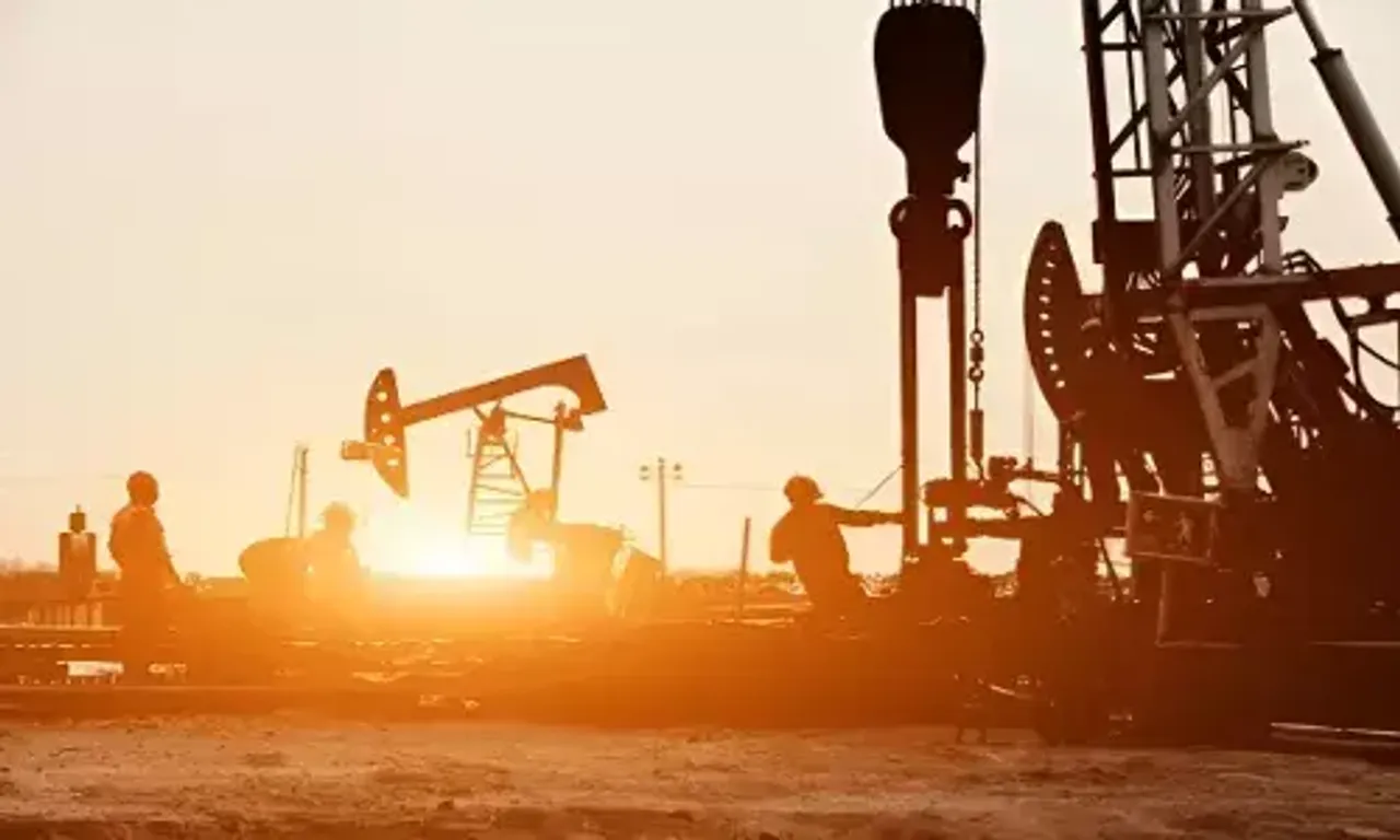 Government cuts windfall tax on crude petroleum to Rs.5,000/tonne, jet fuel price also down