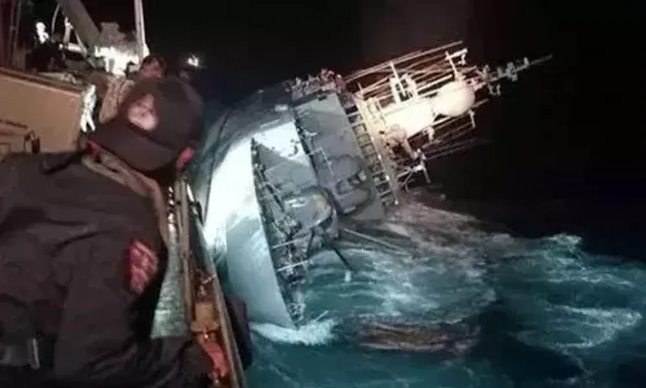 Thai navy ship sinks, rescue underway for sailors in water