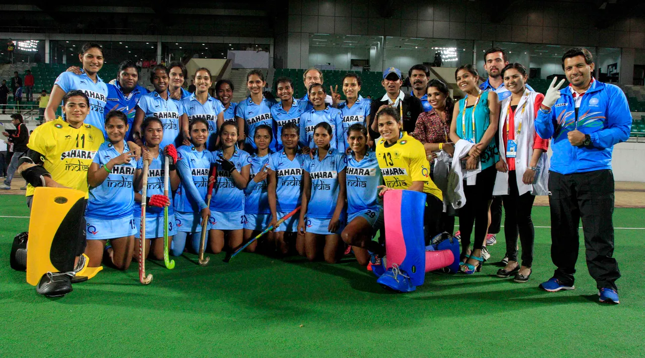 Hockey India to Award Rs. 1 Lakh each to Women's Team For Rio Olympics Qualification.
