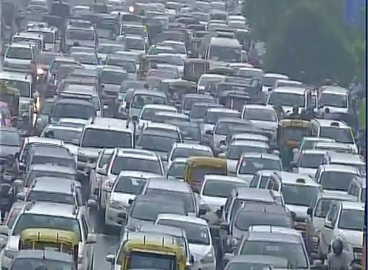 Waterlogging in Gurgaon hits Dehi-Jaipur route, Massive traffic Jam