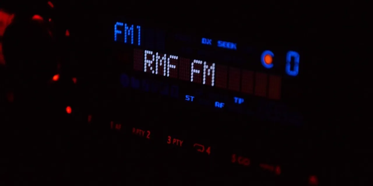 Railway passengers will be entertained by FM RADIO