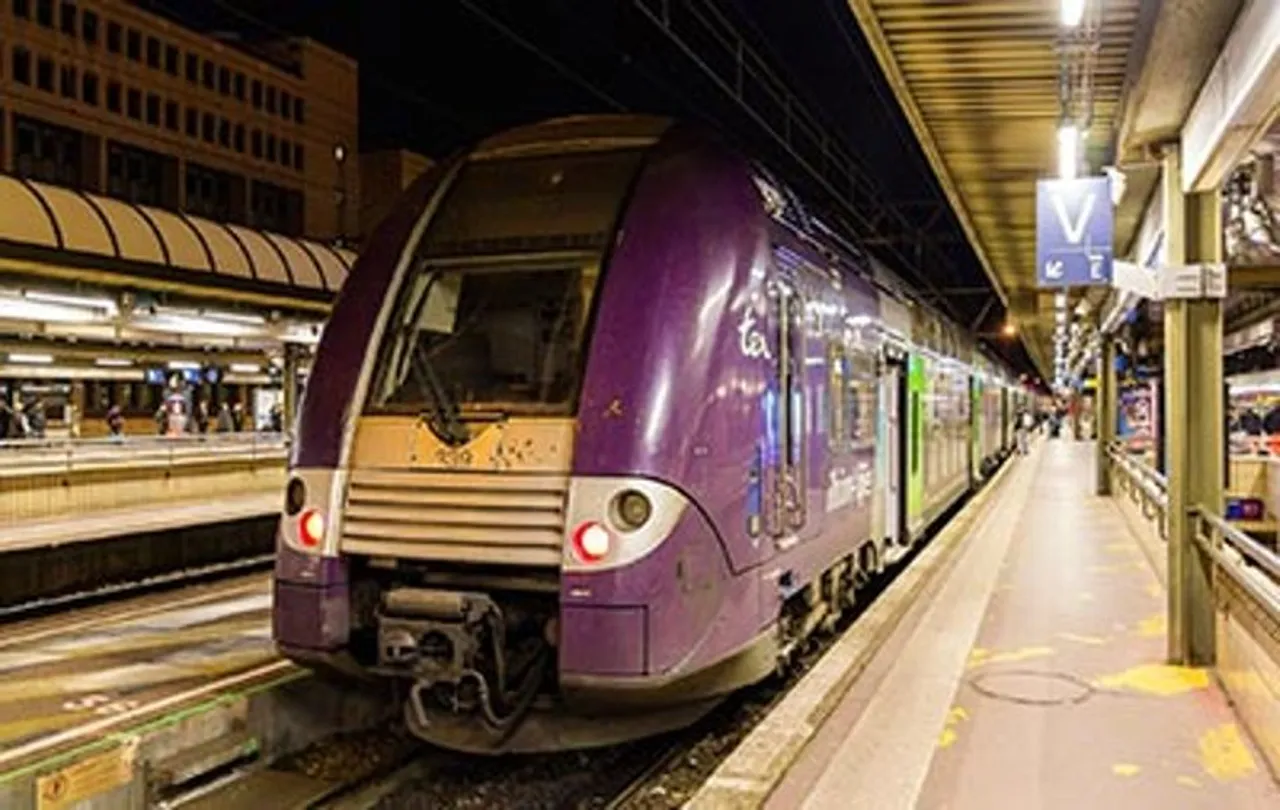 New fastest train ‘Tejas 2’ will on railway track from Gandhi Jayanti