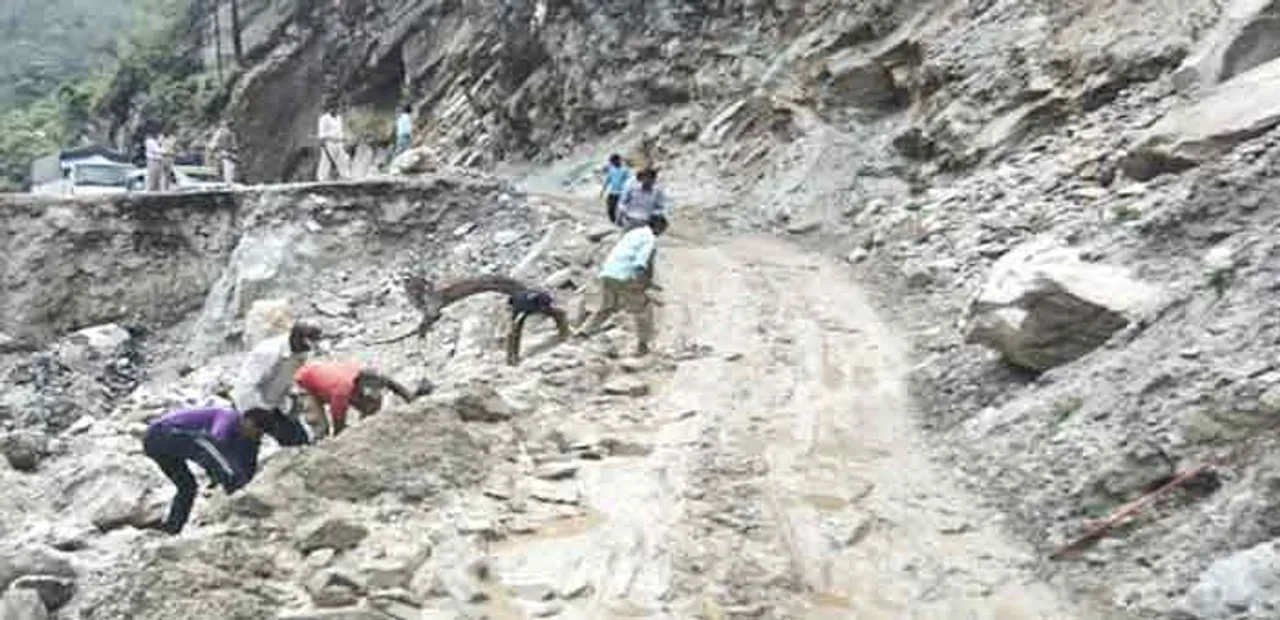 Rains trigger landslide on Gangotri highway in Uttarakhand