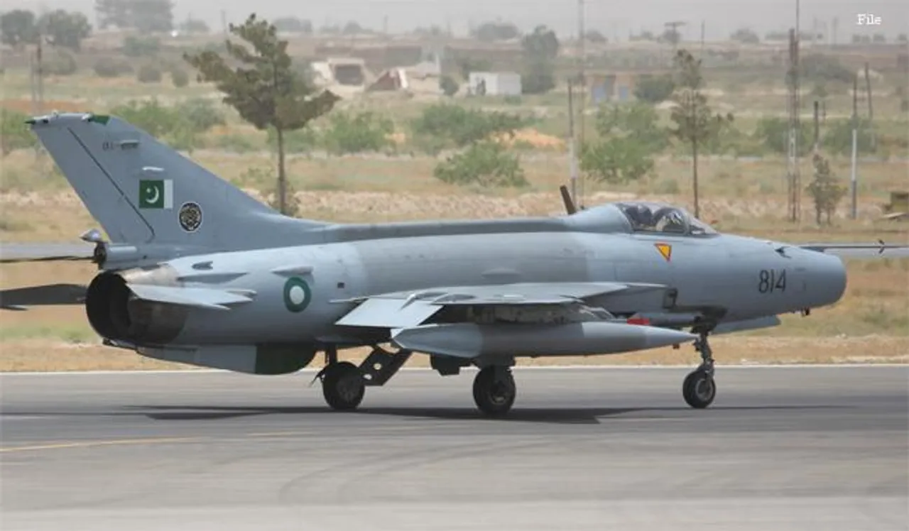 Pakistan fighter jet crashes, pilot killed