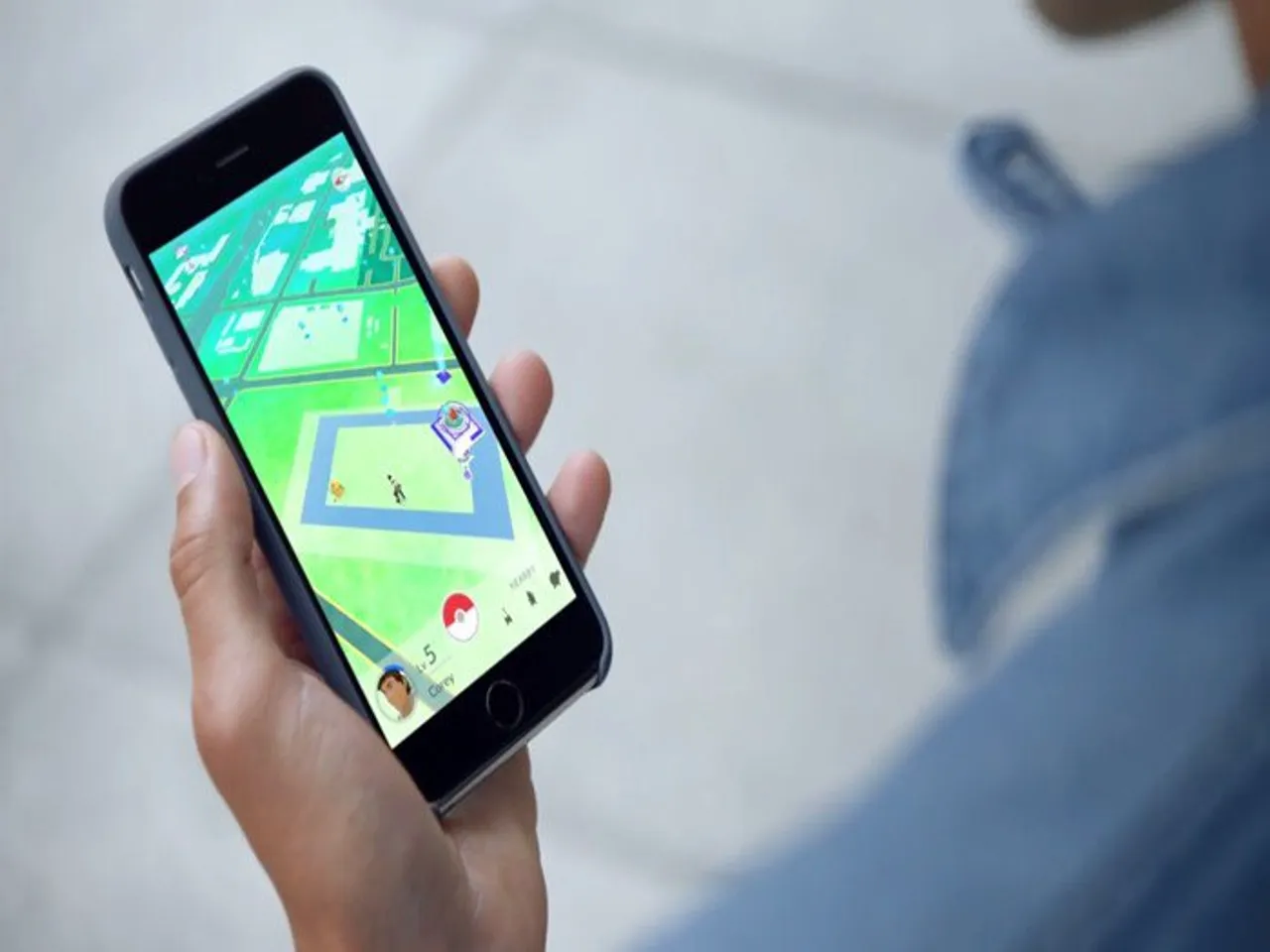 Australian falls into river while playing Pokemon Go