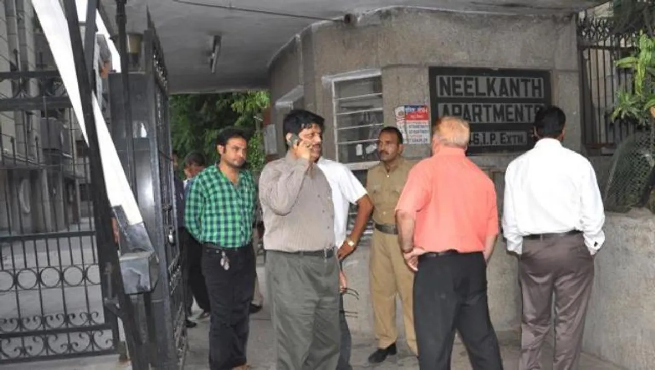 Suspended corporate affairs ministry officer, son commit suicide