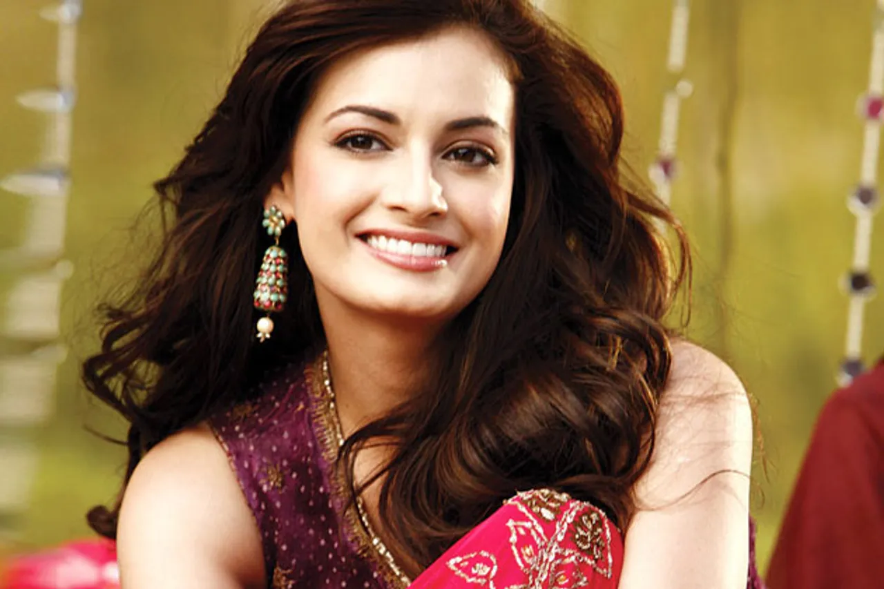 Dia Mirza unveils 9th BBLUNT salon in Mumbai
