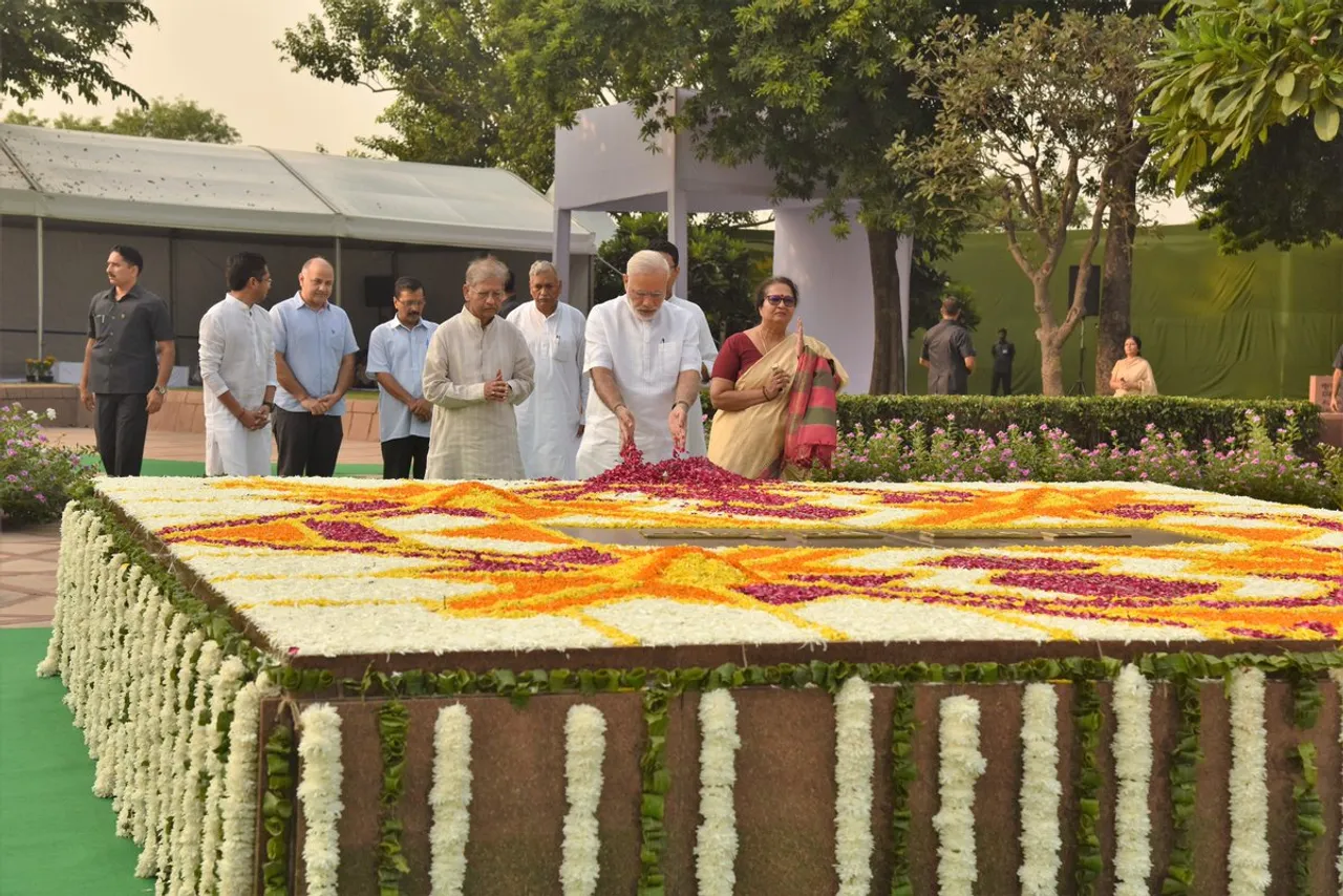 PM Modi pays tribute to Mahatma Gandhi, Lal Bahadur Shahstri