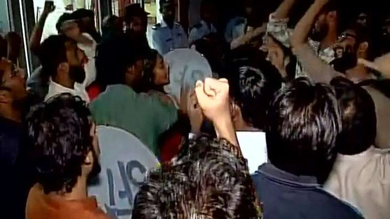 Rs 50,000 reward for missing JNU student