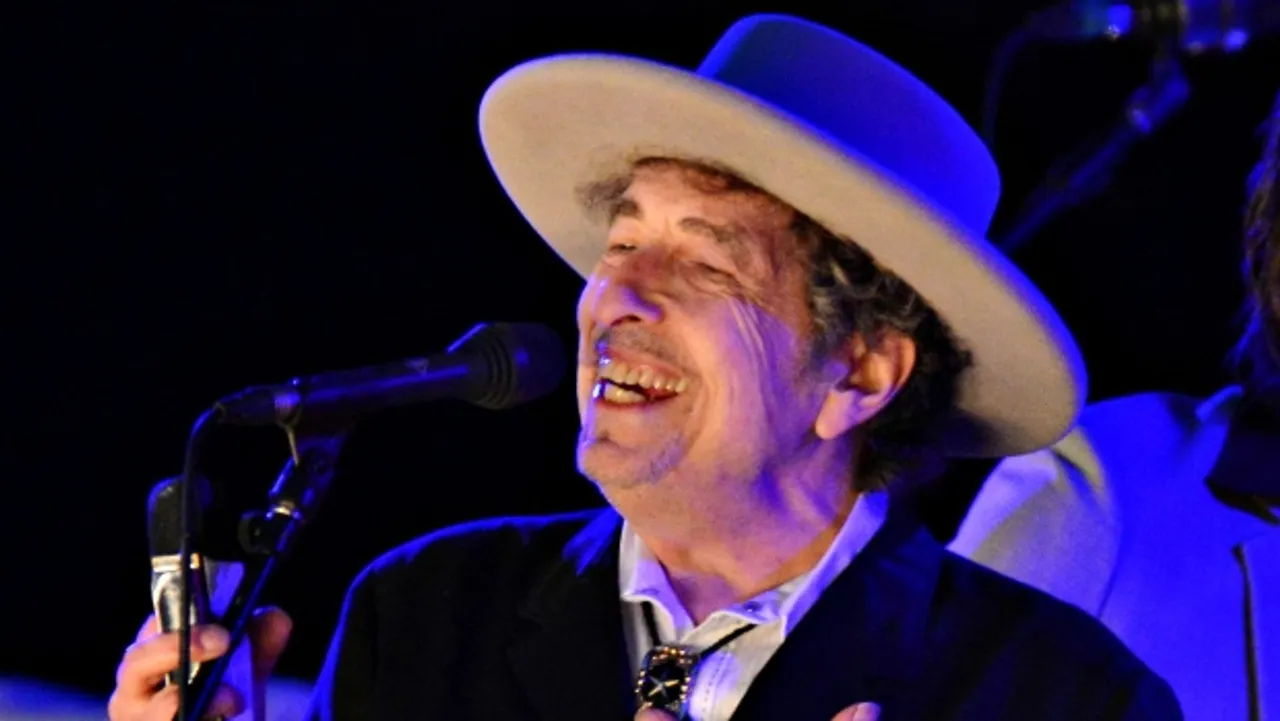Bob Dylan wins Nobel Literature Prize