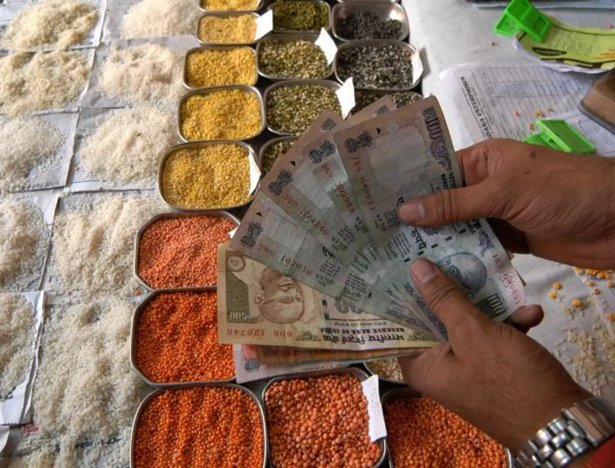 India's wholesale inflation eases