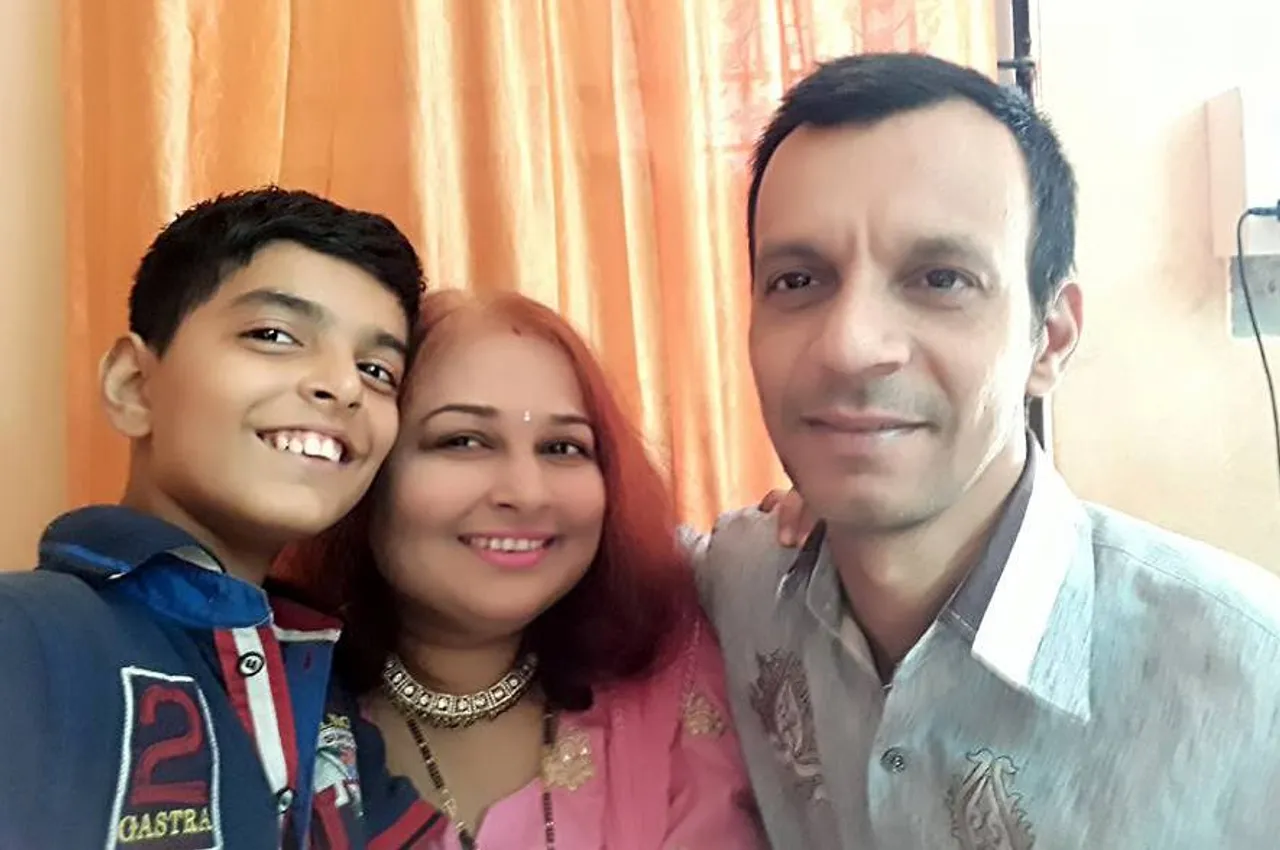Vadodara woman Feel like married again in her Wedding anniversary