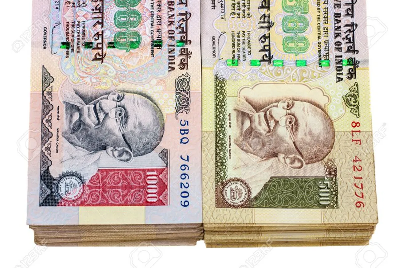 Last day to use old notes at petrol pumps, hospitals