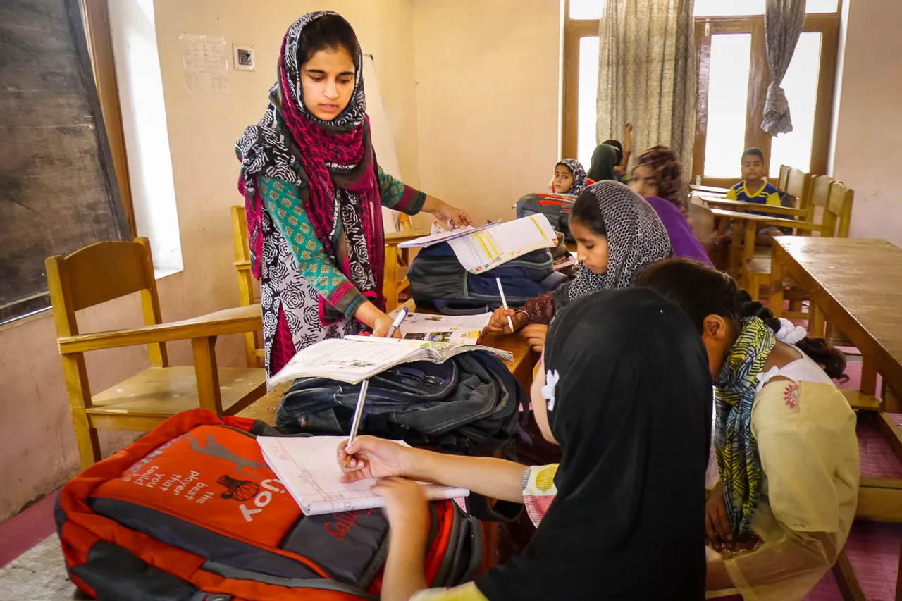 Life returns to Kashmir after four months of closure