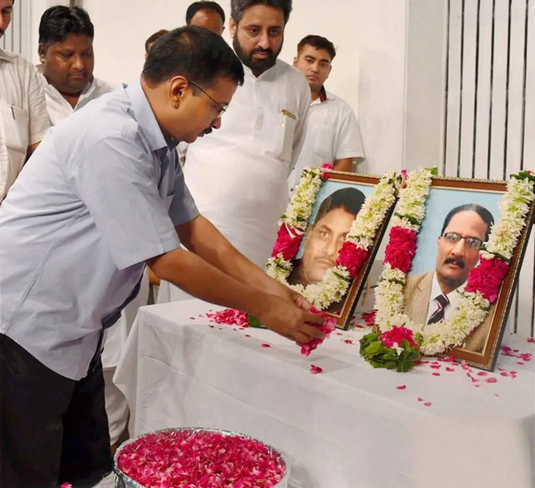 Delhi government gives Rs 1 crore to dead ex-soldier’s family