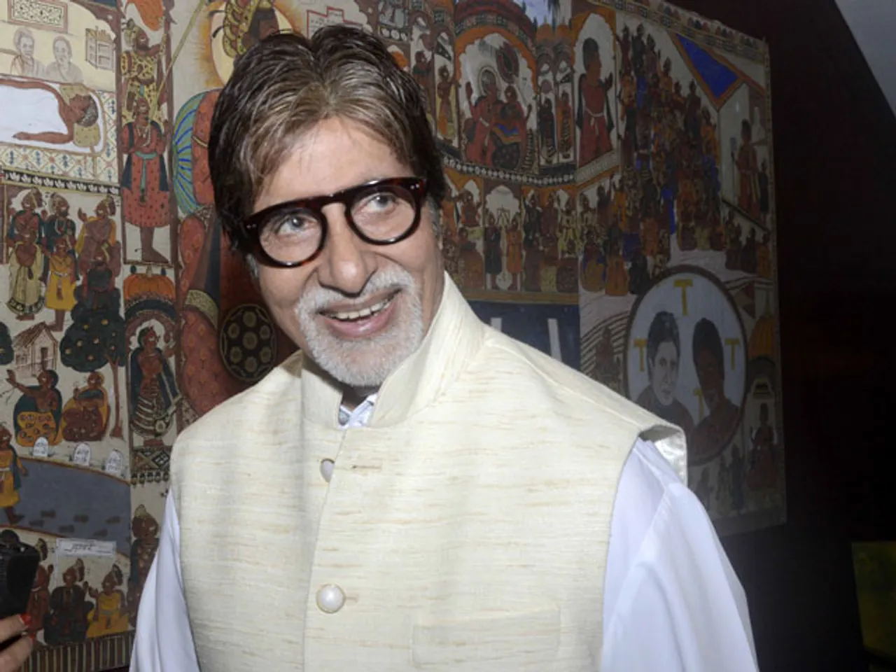 Big B thanks Modi for acknowledging contribution