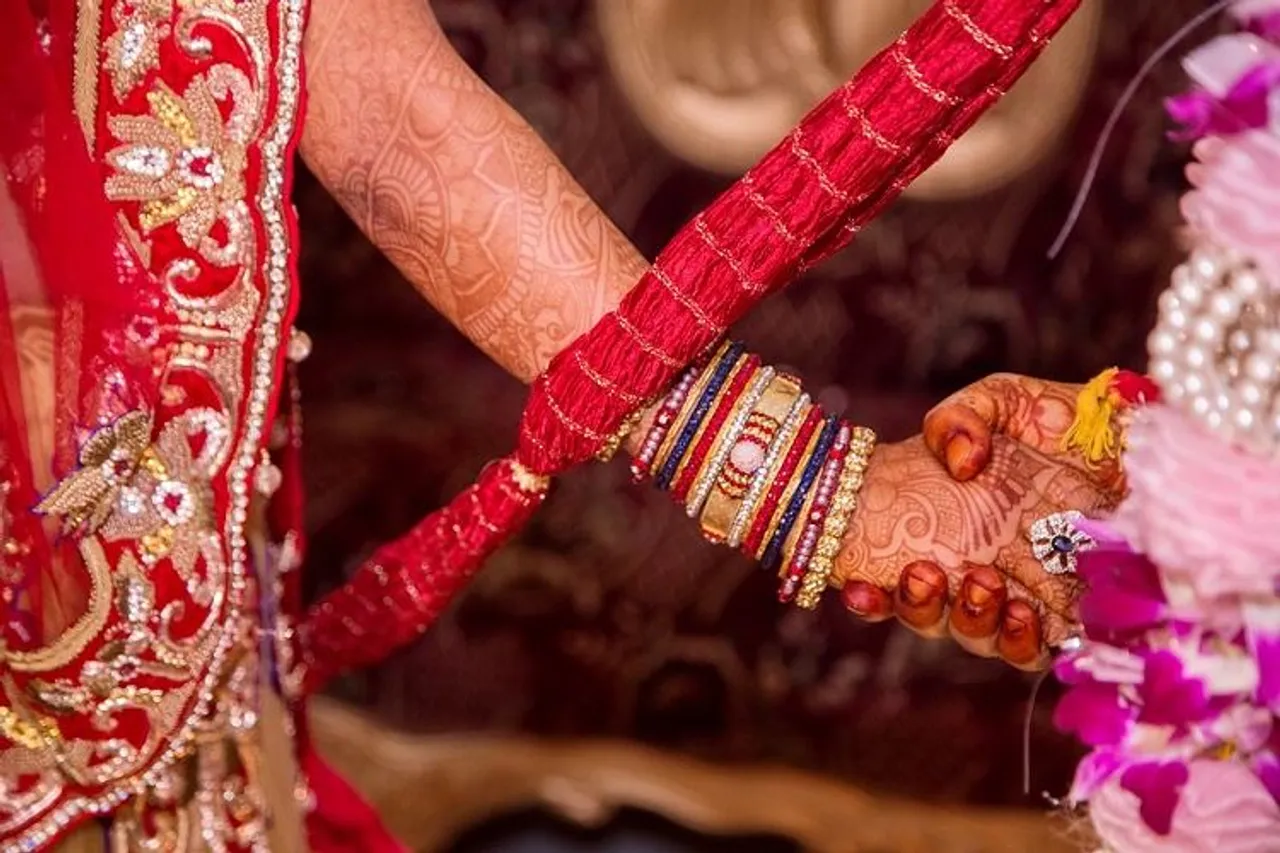 Most women look for spouses outside own caste: Survey
