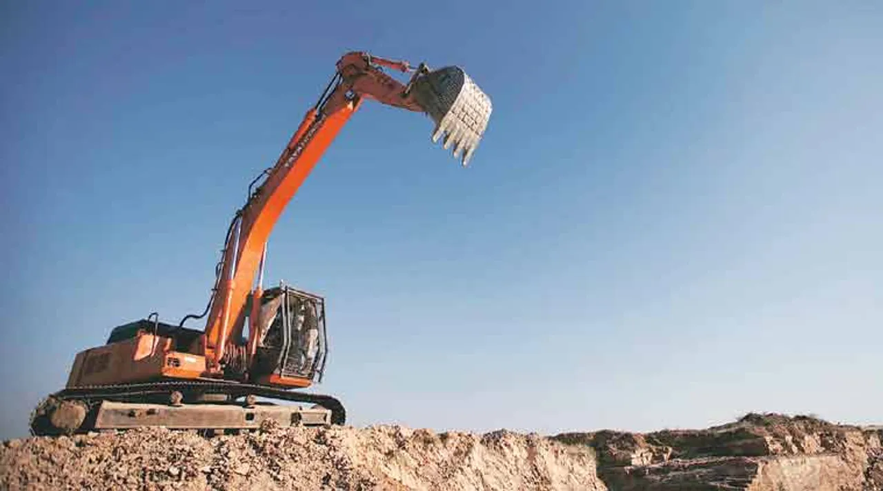 GPS tracking devices in mineral bearing trucks by December 28 in Odisha