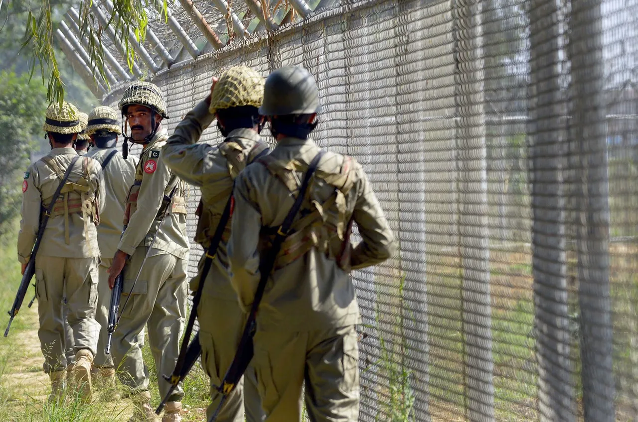 Pakistan army resorts to shelling along LoC in Jammu