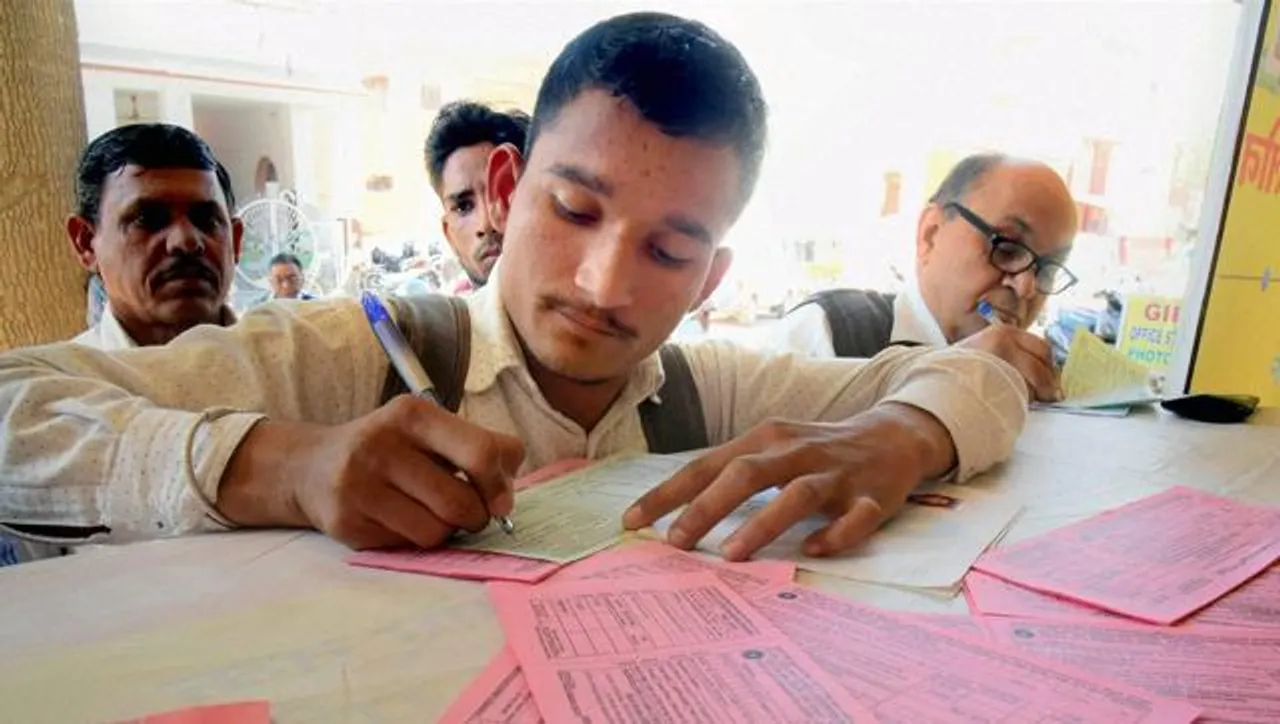 Centre sets up officials’ teams to monitor demonetisation