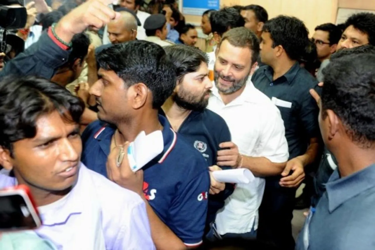 Rahul Gandhi visits Delhi ATM, speaks to people