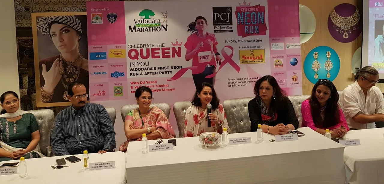 Neon run in Vadodara for awareness about breast cancer in women