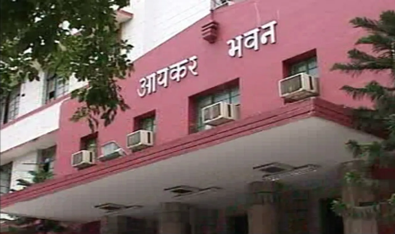 Income Tax department seizes Rs 130 cr post-demonetisation