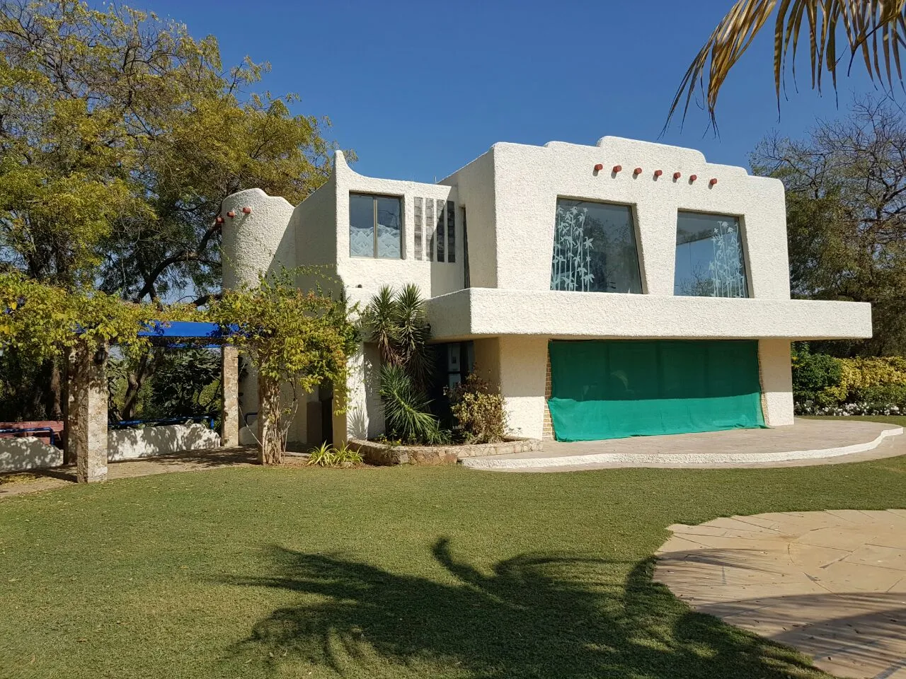 Have a look on billioner Jitu Shah's farm house in Vadodara