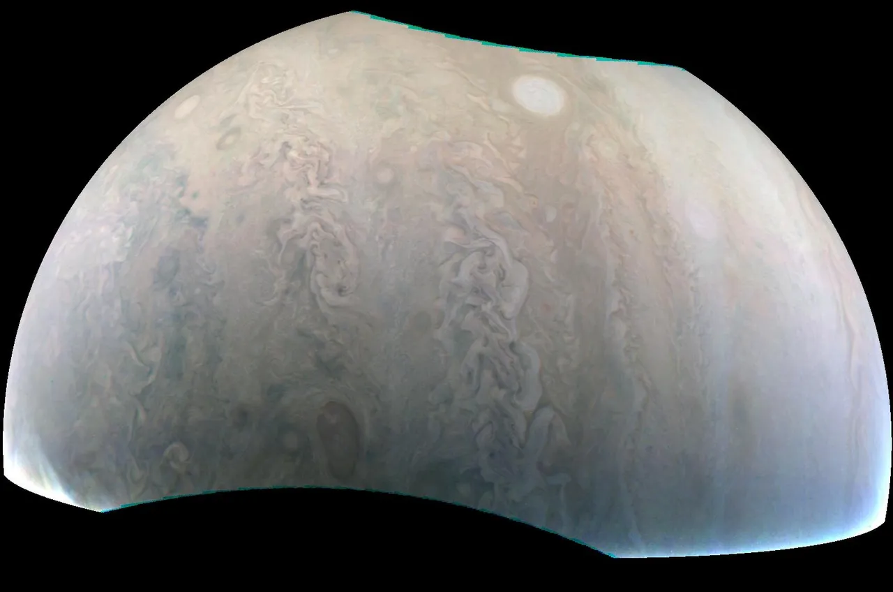 NASA’s Juno probe captures Jupiter `pearl`