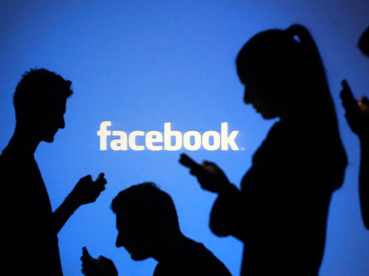 Facebook re-posting old photos mistakenly