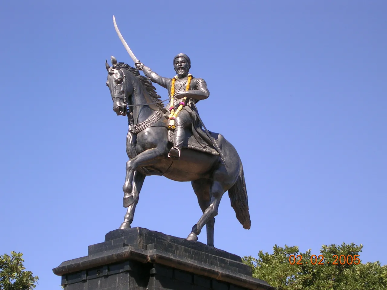 Modi performs ‘bhoomipujan’ of Shivaji statue