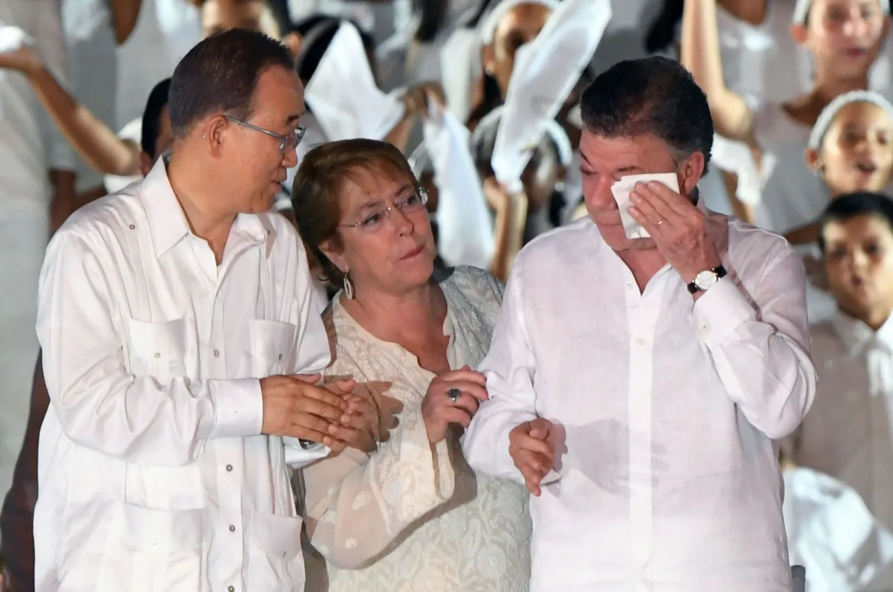 Colombia approves fast-track application of peace deal with FARC