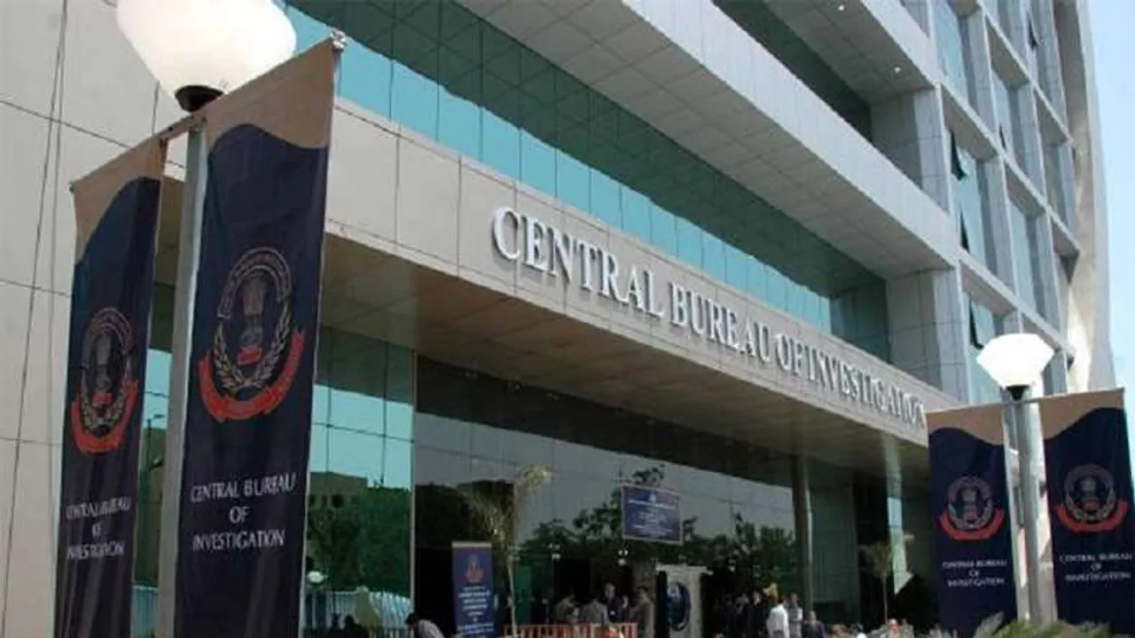 Rs 70 lakh in new currency seized in raids on postal official’s kin