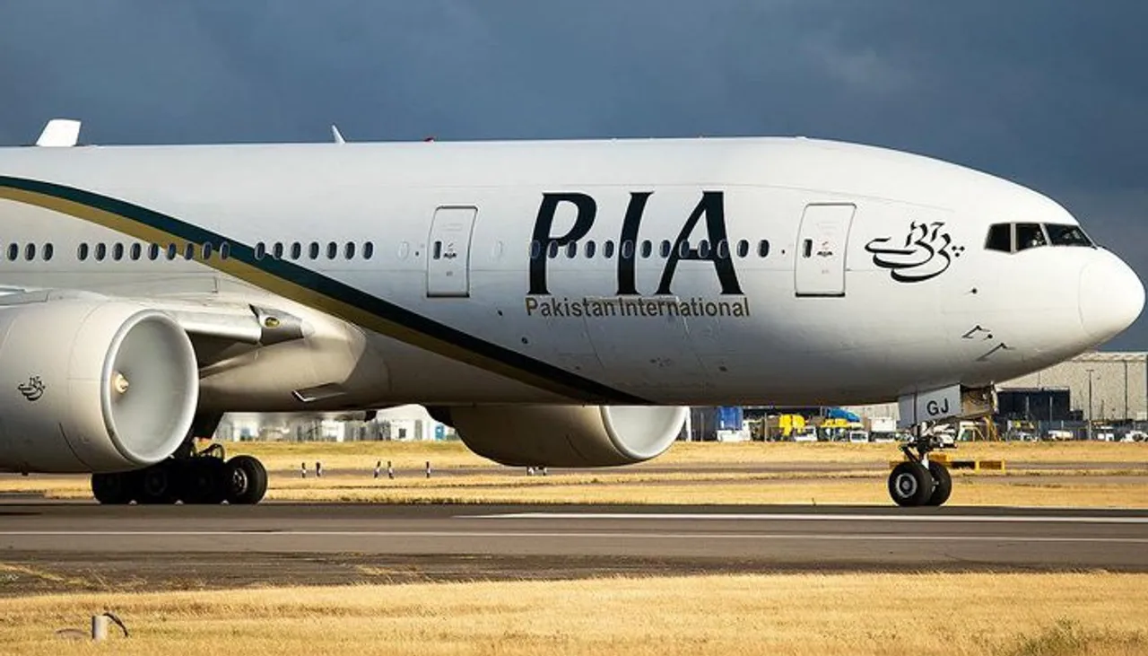 Plane with 47 on board crashes in Pakistan