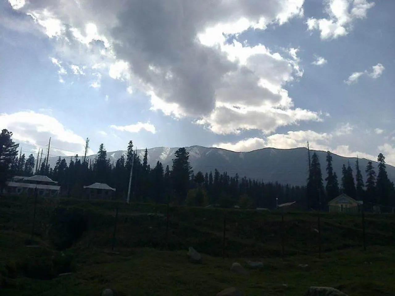 Temperatures dip in J&K, dry spell to continue