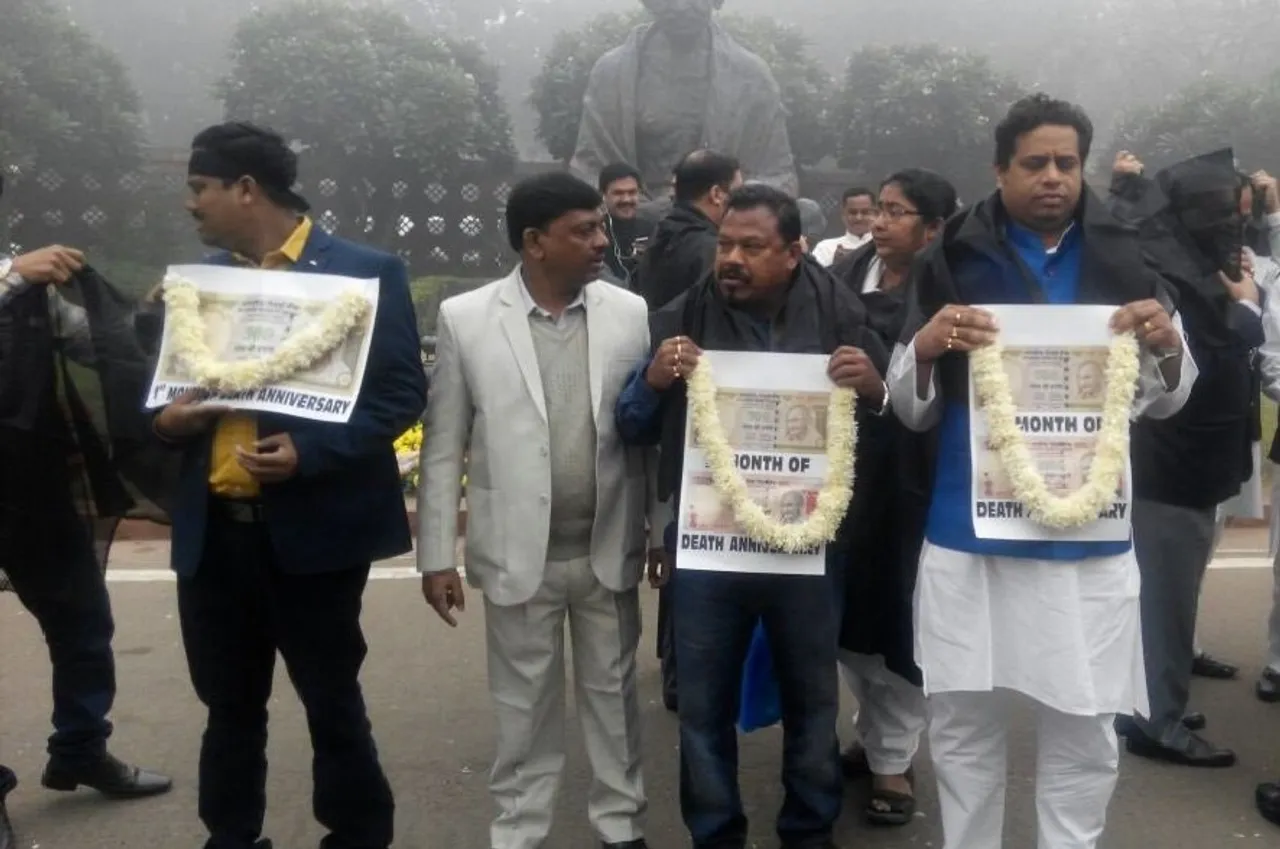 Opposition observes black day over demonetisation