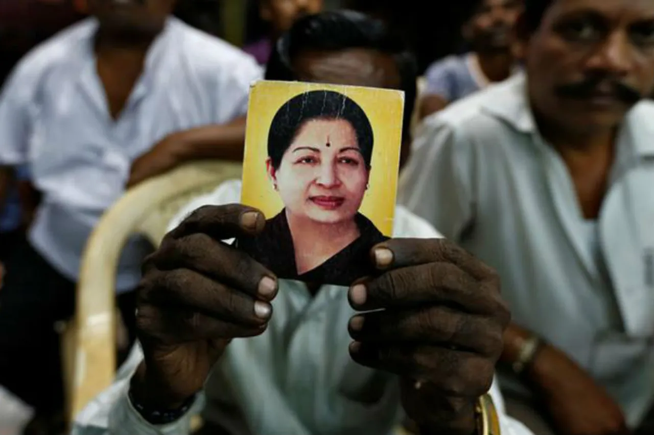 Kerala declares holiday on Tuesday to mourn Jayalalithaa’s demise