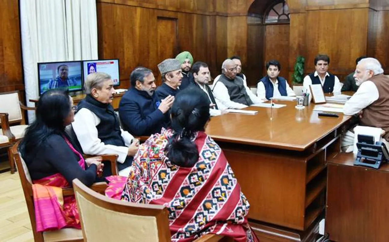Rahul meets Modi seeking loan waiver for farmers