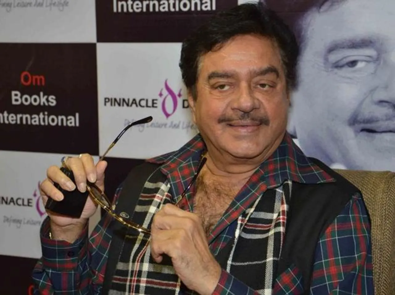 Talk of tobacco-free, not Congress-free India: Shatrughan Sinha