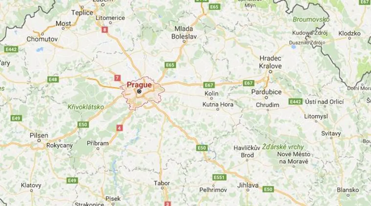 Plane makes emergency landing at Prague airport over bomb threat