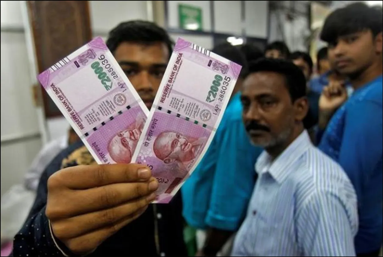 70 percent think demonetisation can help curb corruption: Survey