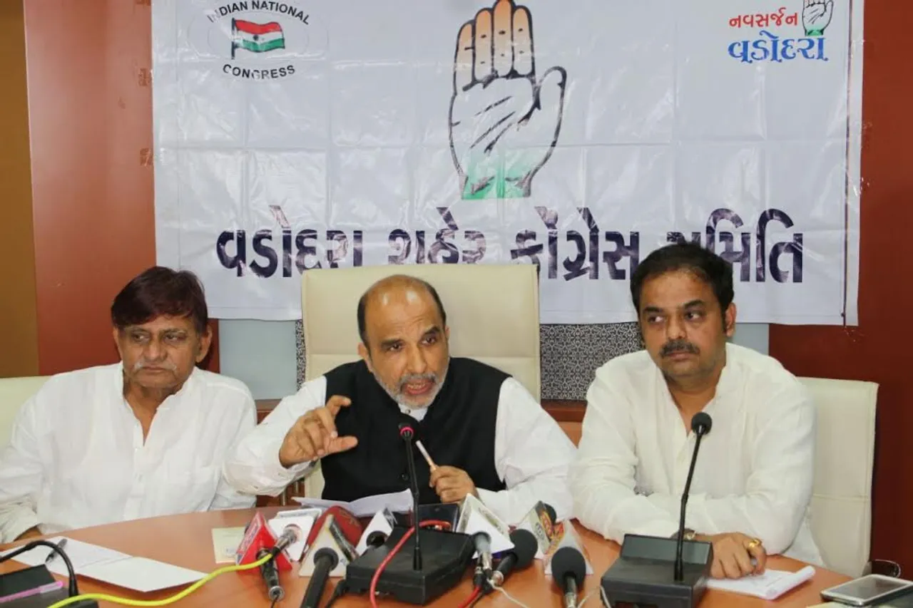 Congress blames BJP for demonetisation and asked 10 questions to the PM