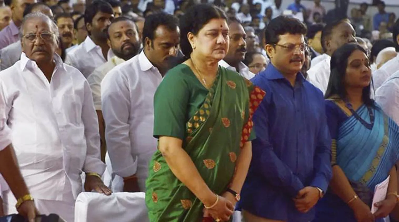 AIADMK’s Thambi Durai urges Sasikala to become CM