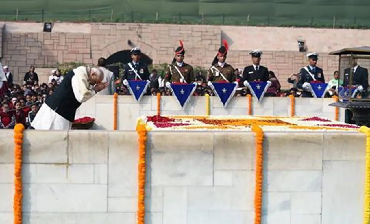 Modi pays tribute to Mahatma Gandhi on his death anniversary