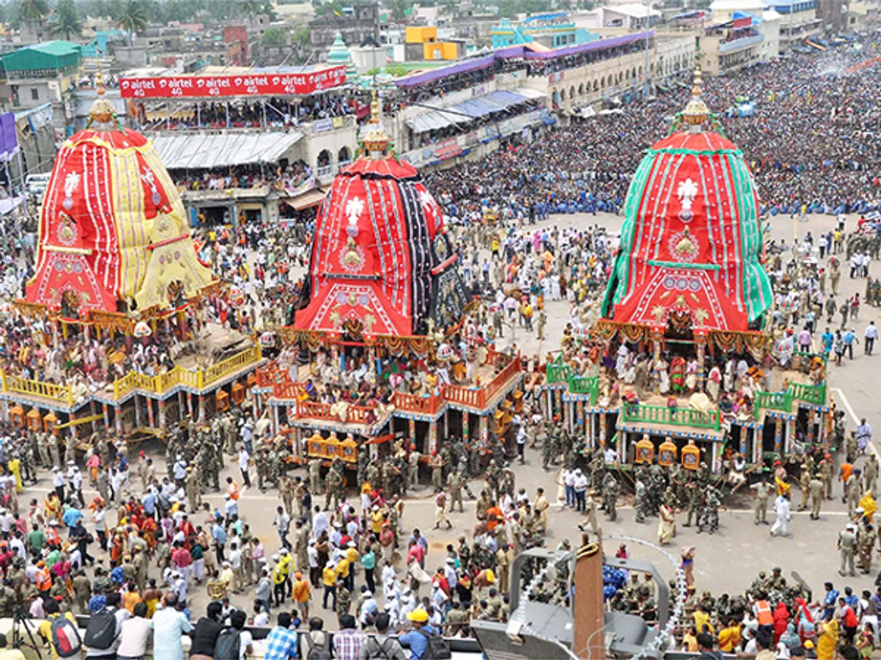 Thousands throng Jagannath temple